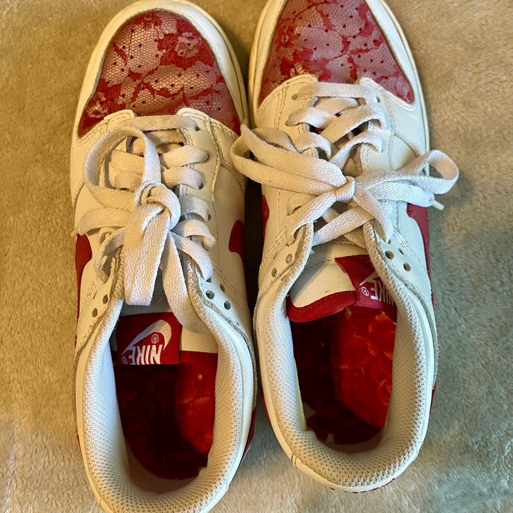 Nike OG Valentine’s Day dunks